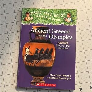 Scholastic Magic Tree House Guide - Purple and Red Cover